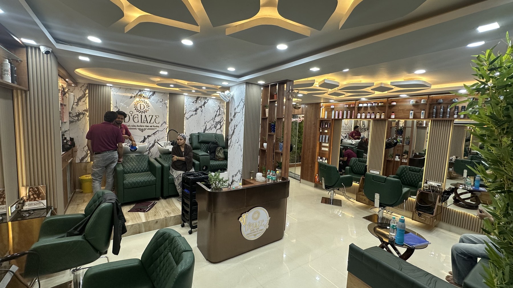 Professional hair colour at D'Glaze Kolkata